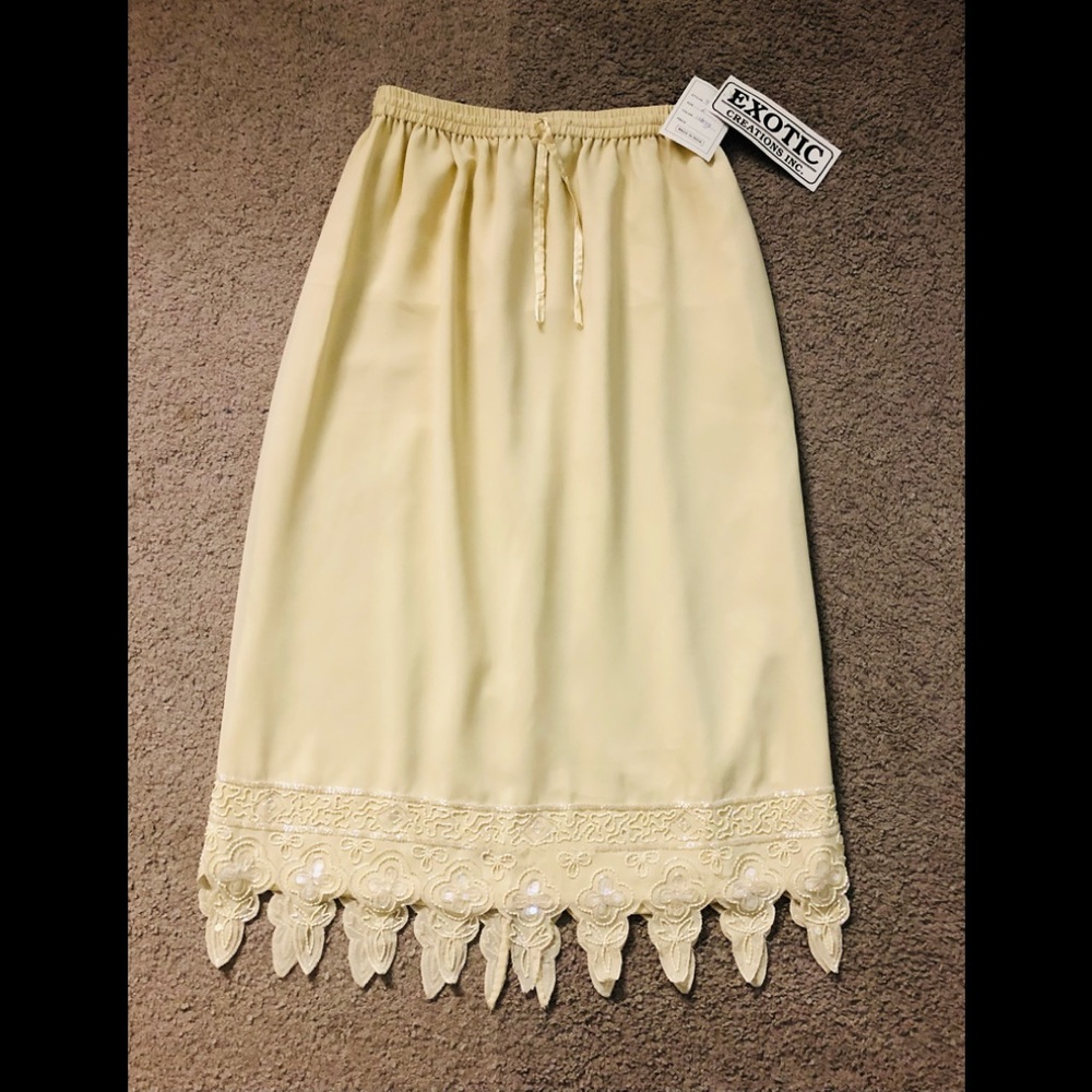 Exotic Beaded Skirt Sz L New with Tags Embellished Sparkly Bottoms embellished